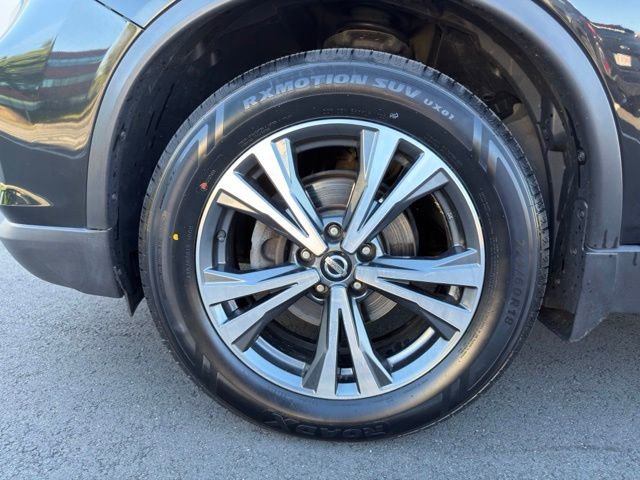Used 2019 Nissan Rogue SV w/ Premium Package AWD/4WD image 25