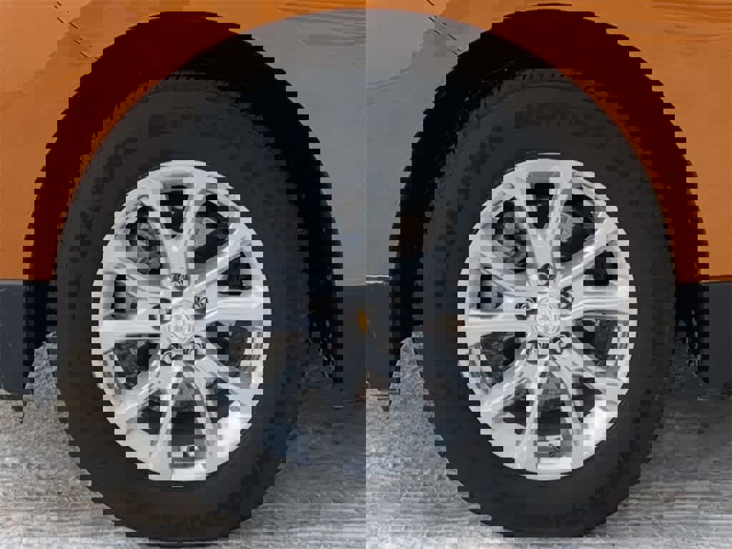 Used 2019 Chevrolet Equinox LT w/ Driver Convenience Package image 13