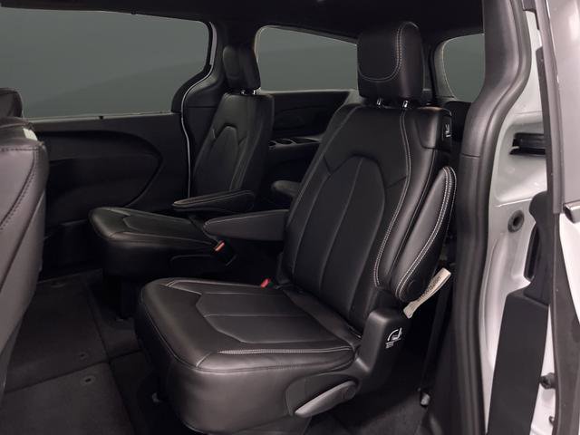 New 2026 Chrysler Pacifica Select image 30