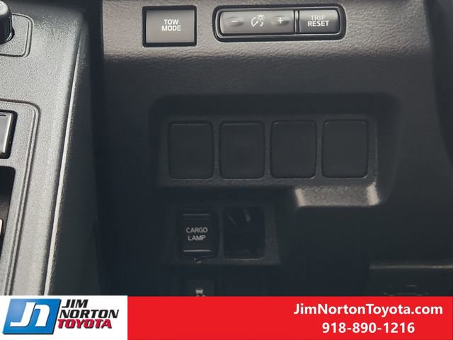 Used 2022 Nissan Frontier SV image 23