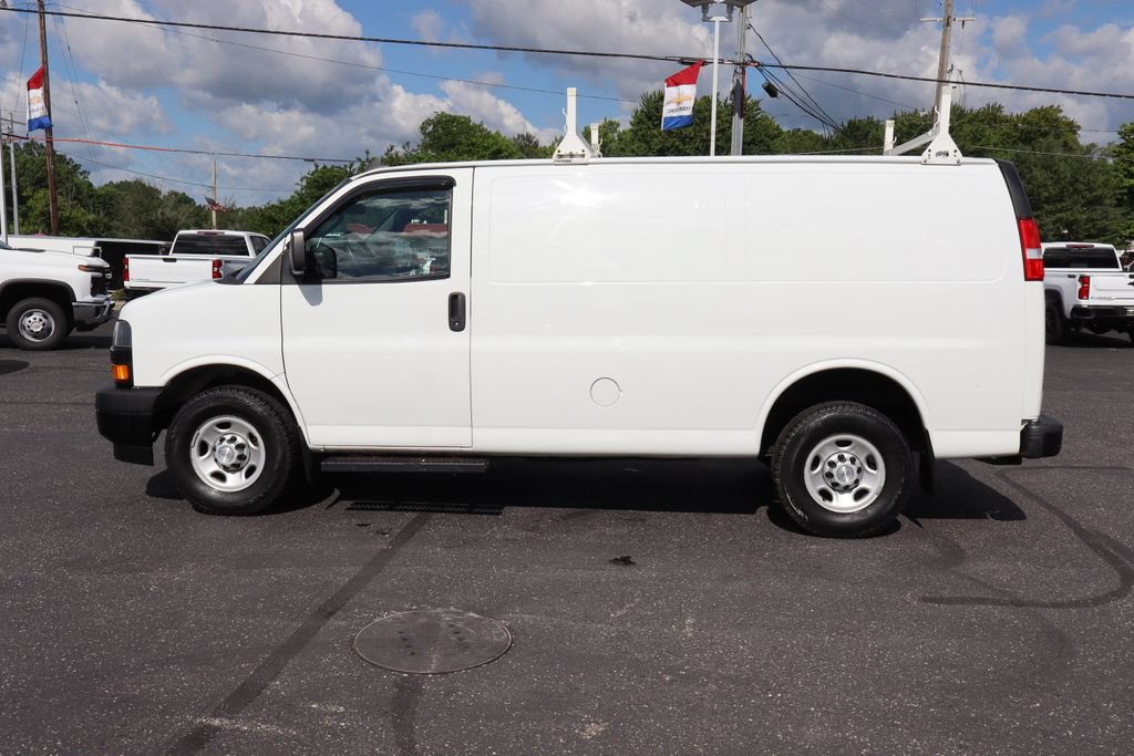 Used 2019 Chevrolet Express 2500 w/ Driver Convenience Package RWD image 21
