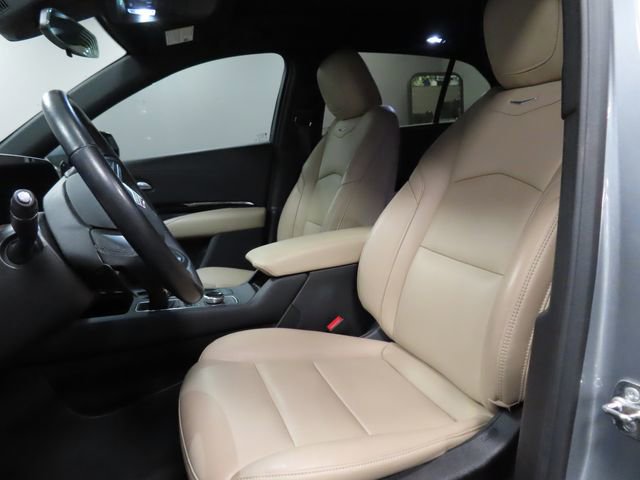 Used 2024 Cadillac XT4 Luxury w/ Cold Weather Package FWD image 18