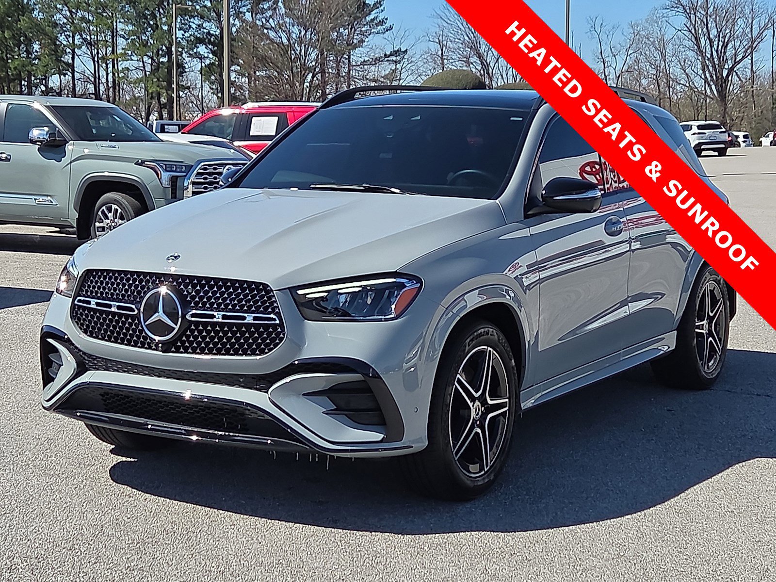 Used 2024 Mercedes-Benz GLE 350 4MATIC image 2