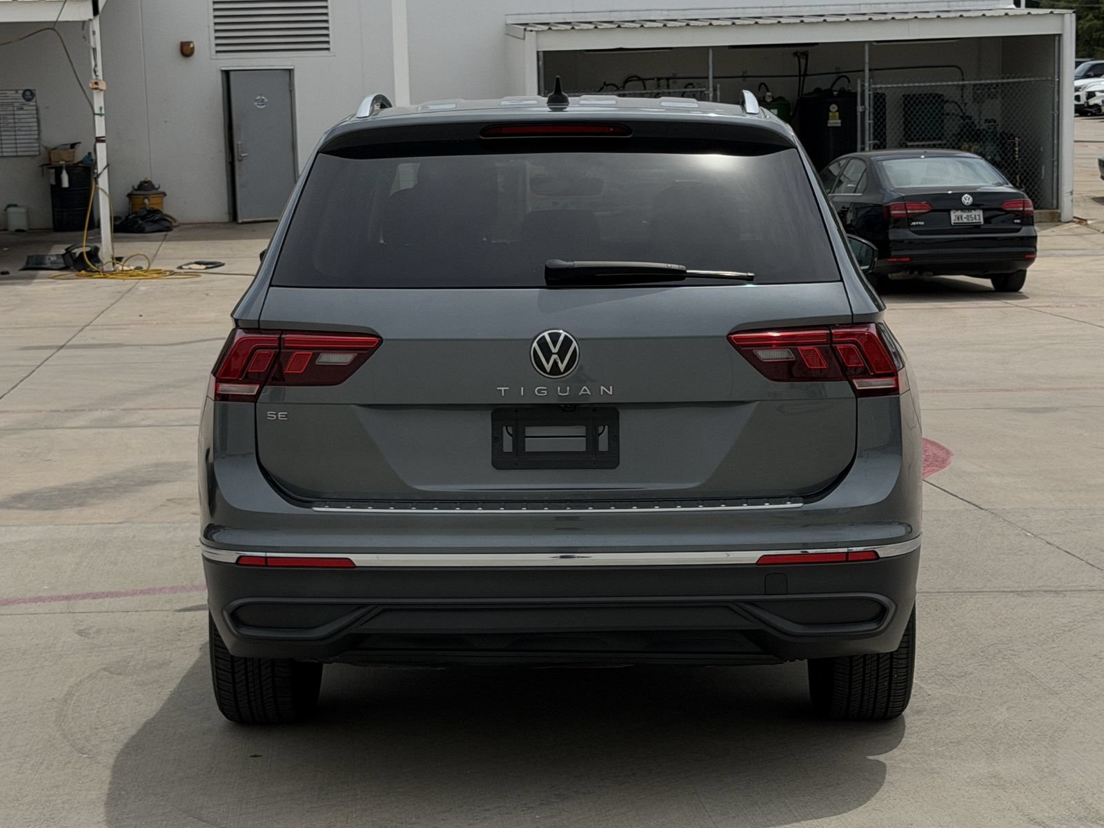 Used 2024 Volkswagen Tiguan SE FWD image 5
