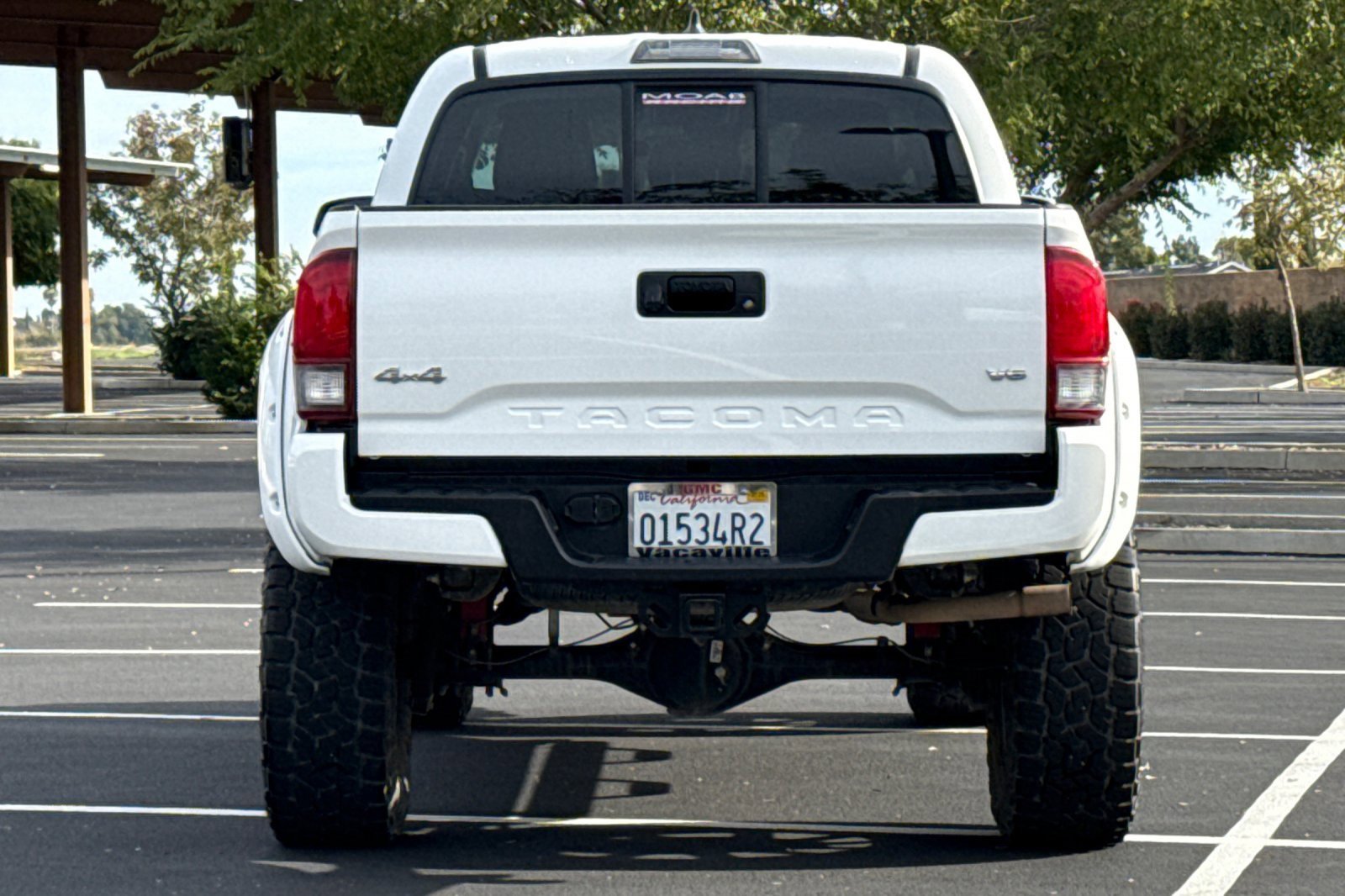 Used 2018 Toyota Tacoma SR image 6