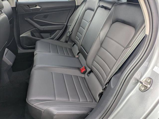 Used 2024 Volkswagen Jetta SE image 18