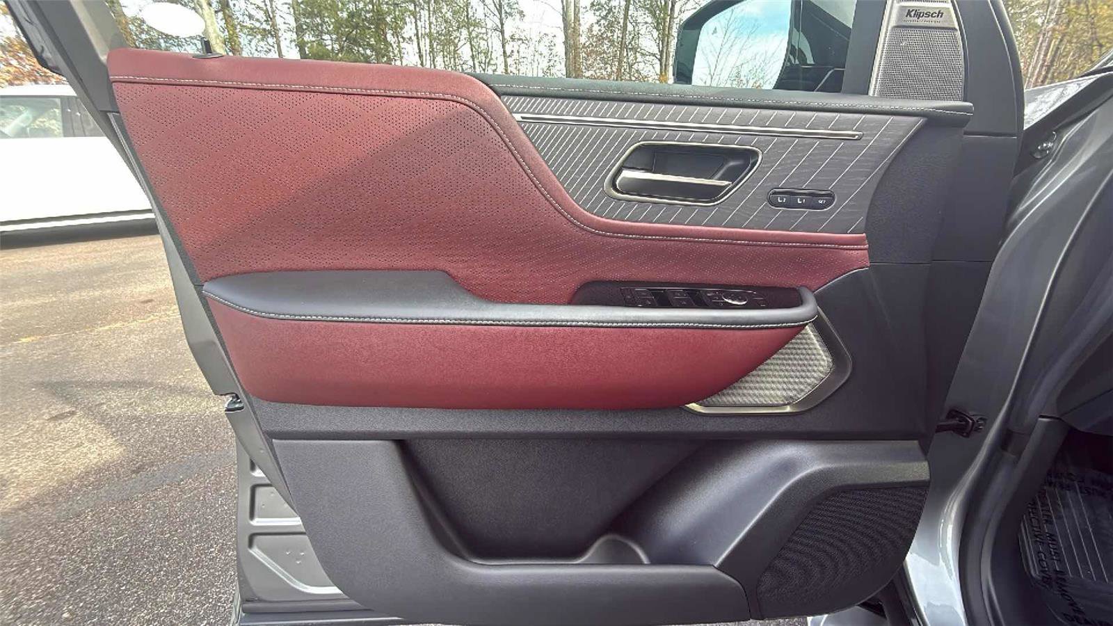 Certified 2025 INFINITI QX80 Autograph image 10