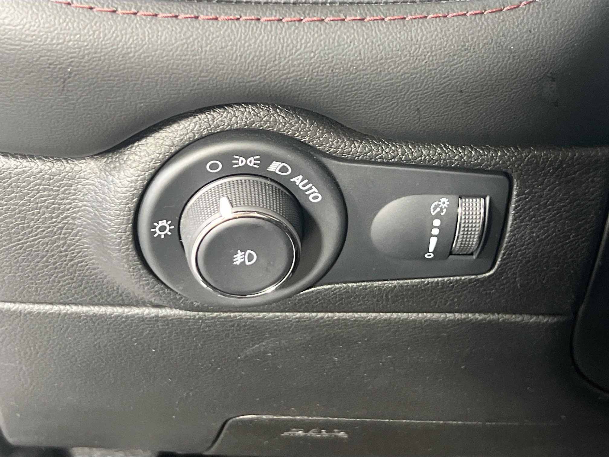 Used 2022 Dodge Durango R/T w/ Blacktop Package image 10