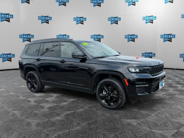 Used 2023 Jeep Grand Cherokee L Limited w/ Black Appearance Package AWD/4WD image 8