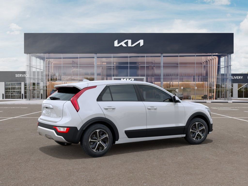 New 2025 Kia Niro LX image 6