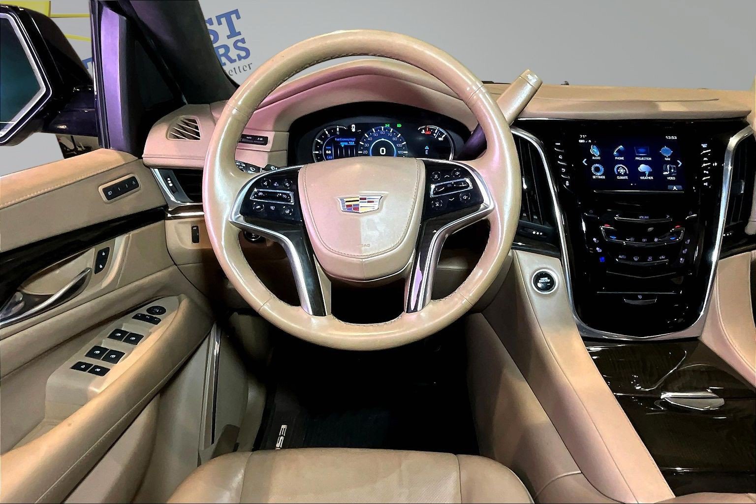 Used 2018 Cadillac Escalade ESV Platinum AWD/4WD image 9