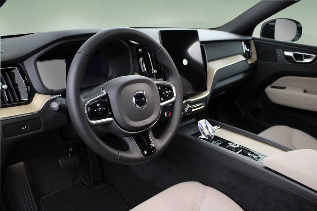 New 2026 Volvo XC60 B5 Core AWD/4WD image 2