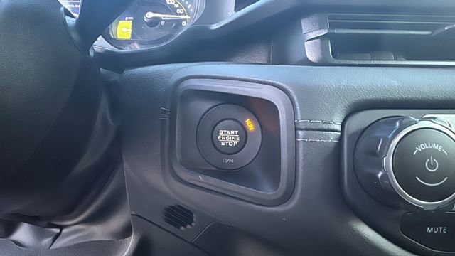 Used 2025 Jeep Wrangler Unlimited Rubicon 4xe w/ Convenience Group AWD/4WD image 16