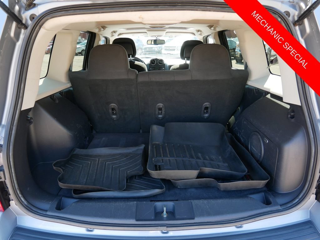 Used 2015 Jeep Patriot Latitude w/ Sun/Sound Group AWD/4WD image 10