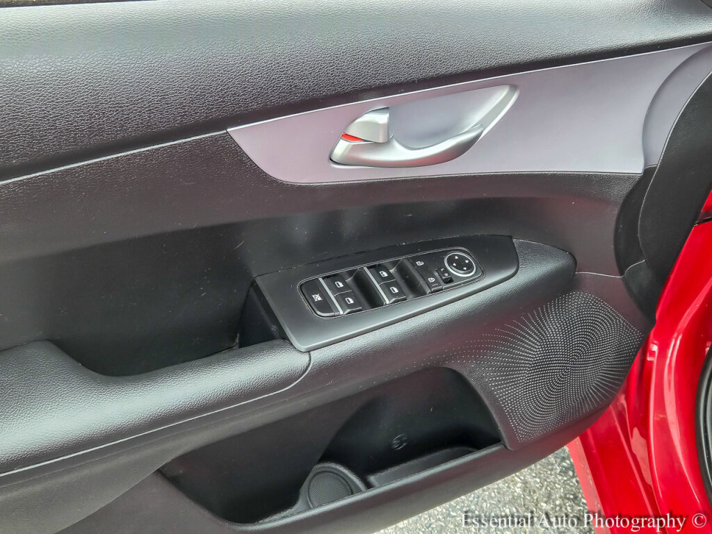 Used 2024 Kia Forte LXS w/ LXS Technology Package image 15