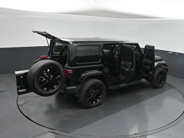 Used 2022 Jeep Wrangler Unlimited Sahara w/ Cold Weather Group image 30