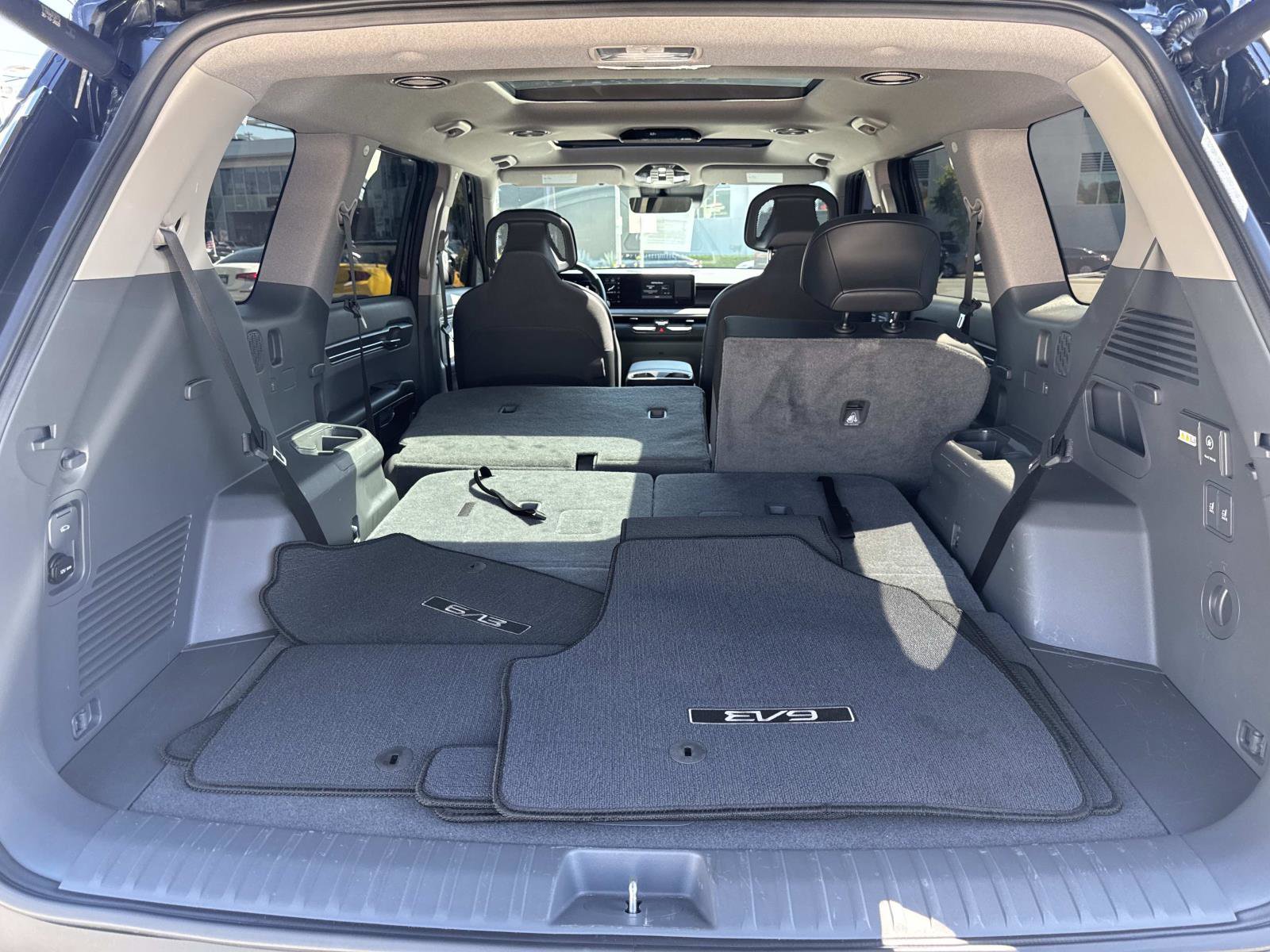 Used 2024 Kia EV9 Wind image 5