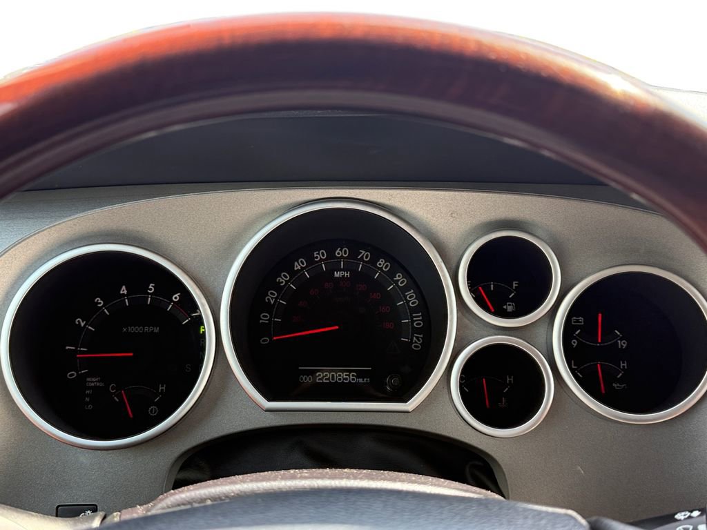 Used 2015 Toyota Sequoia Platinum image 17