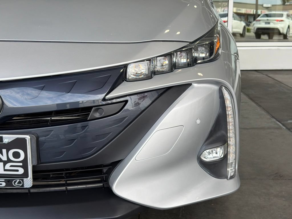Certified 2020 Toyota Prius Prime Limited FWD image 5