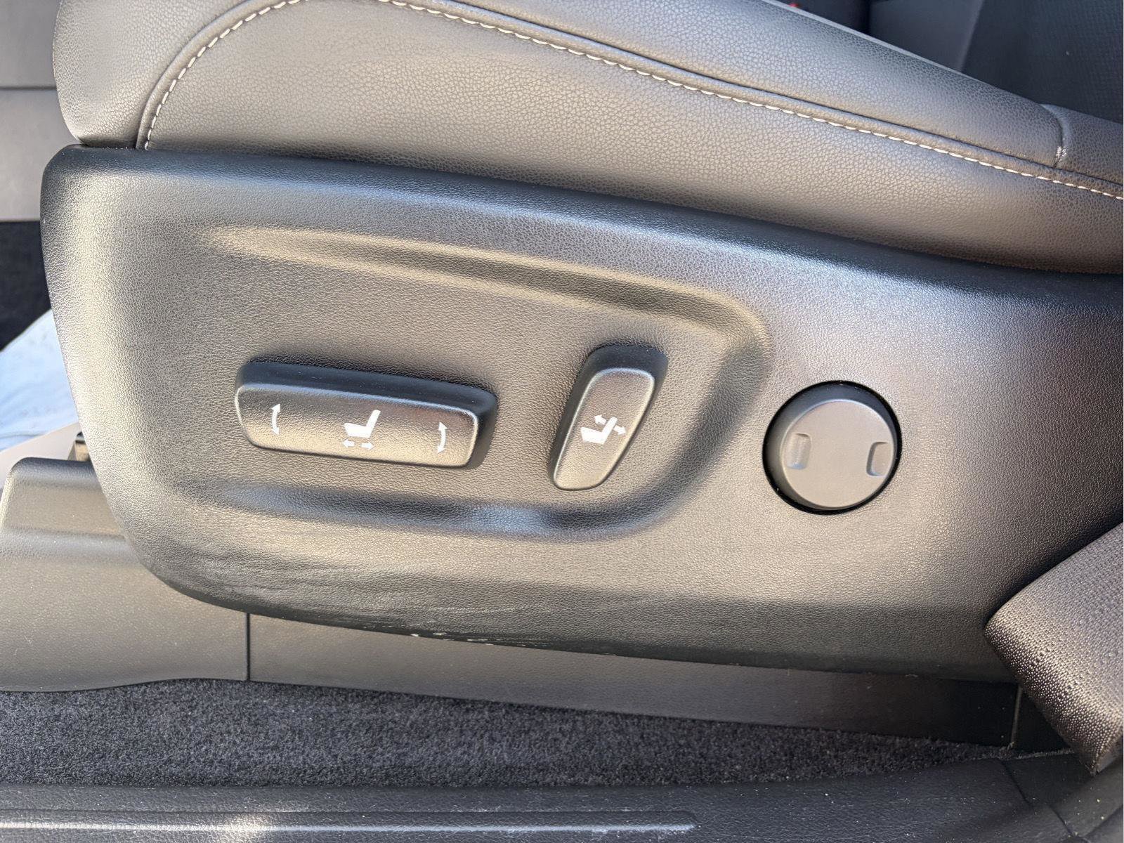 Used 2022 Lexus GX 460 GX 460 w/ Black Line Special Edition image 12