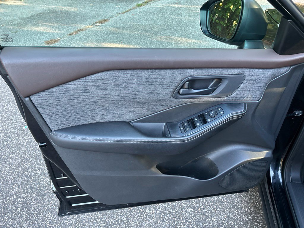 Used 2021 Nissan Rogue S FWD image 14