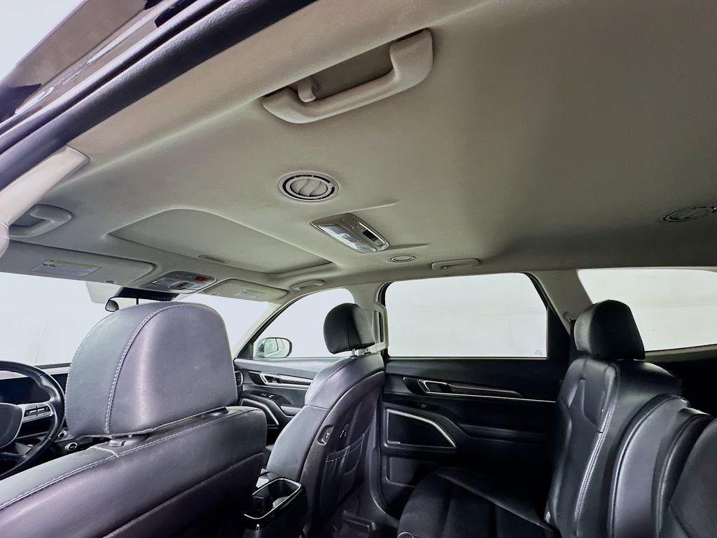Used 2025 Kia Telluride S FWD image 12