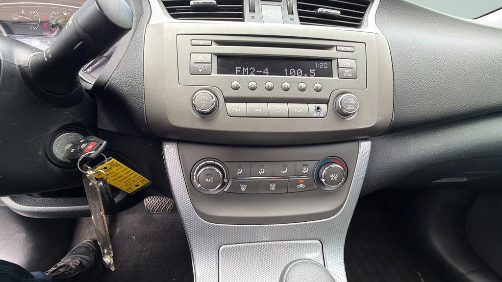 Used 2014 Nissan Sentra SR FWD image 16