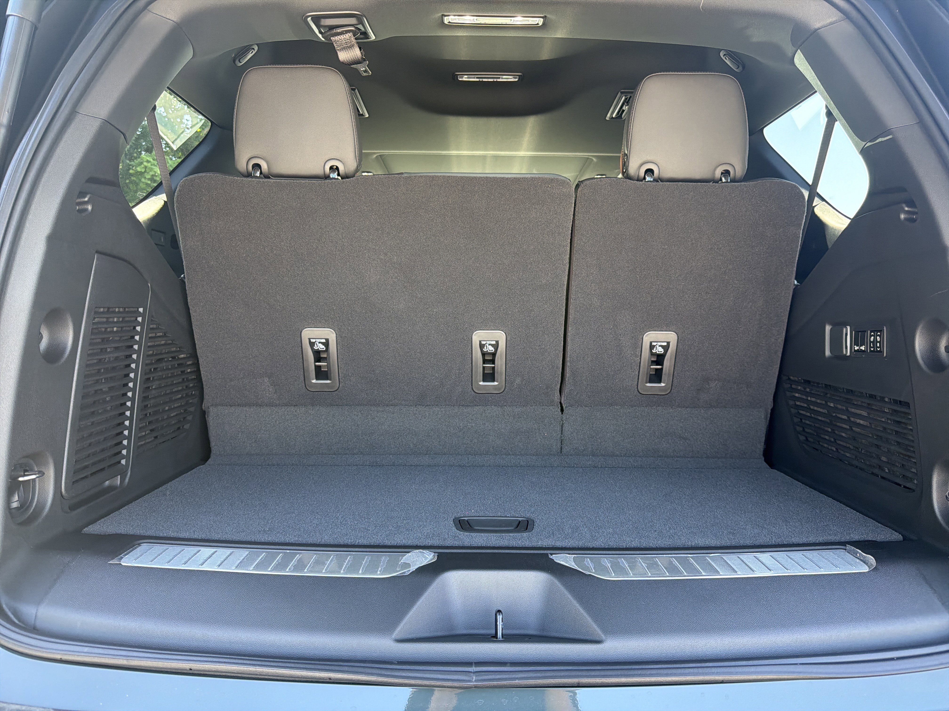 New 2026 GMC Yukon AT4 w/ AT4 Premium Package AWD/4WD image 19