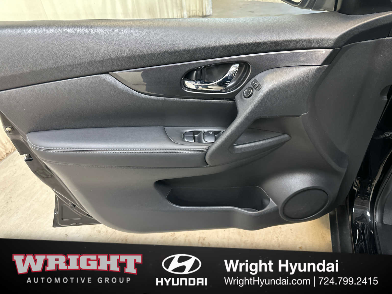 Used 2019 Nissan Rogue SV AWD/4WD image 9