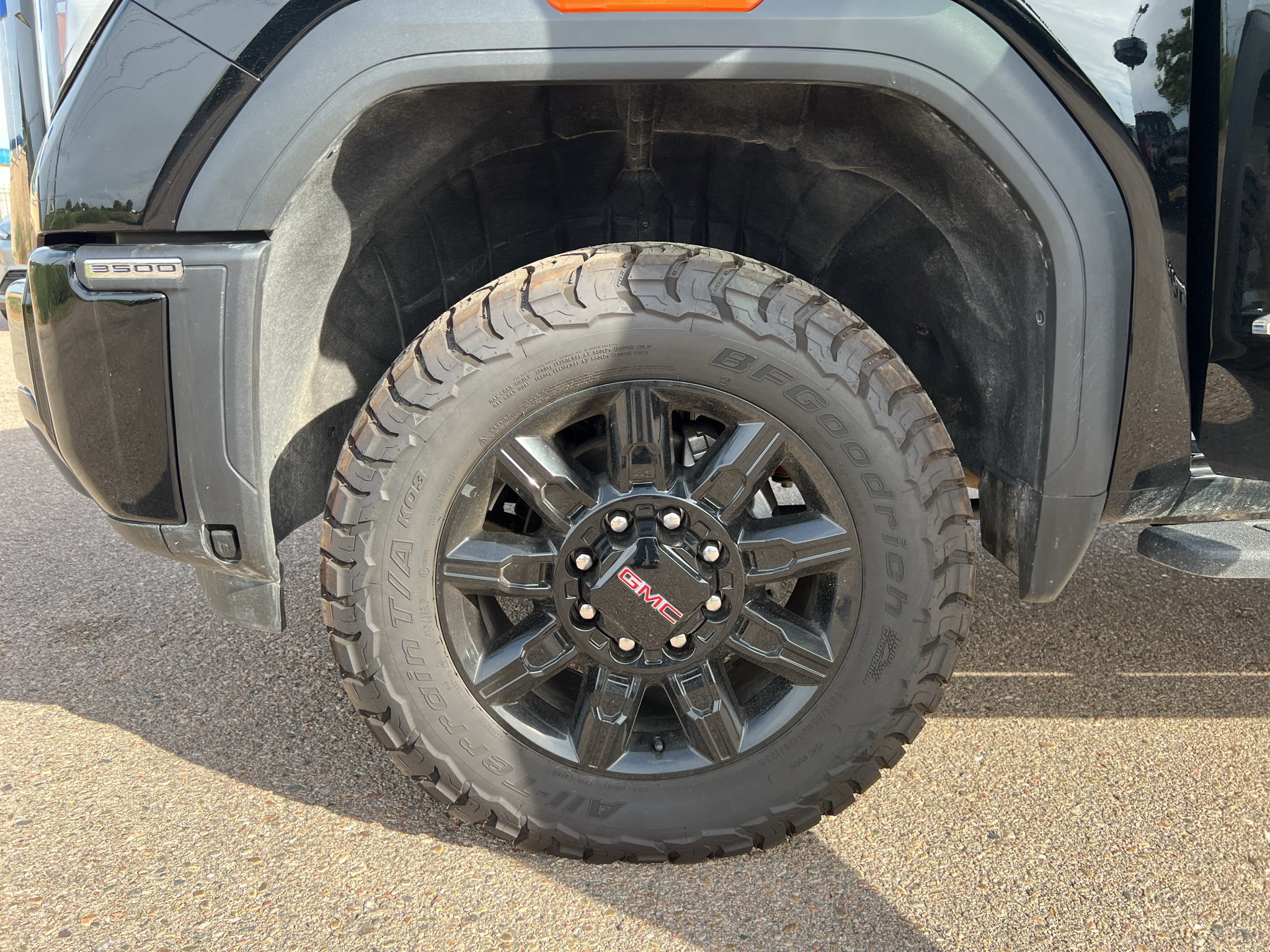 Used 2026 GMC Sierra 3500 AT4 w/ AT4 Premium Plus Package AWD/4WD image 28