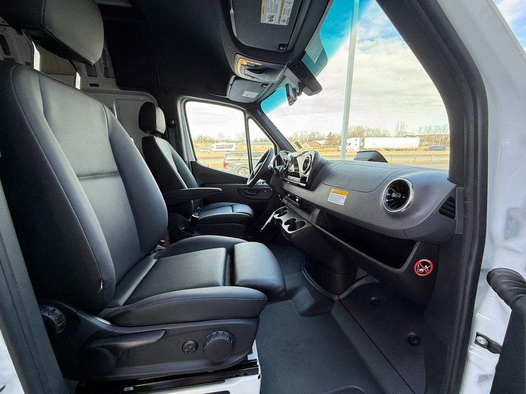 New 2025 Mercedes-Benz Sprinter 2500 image 22