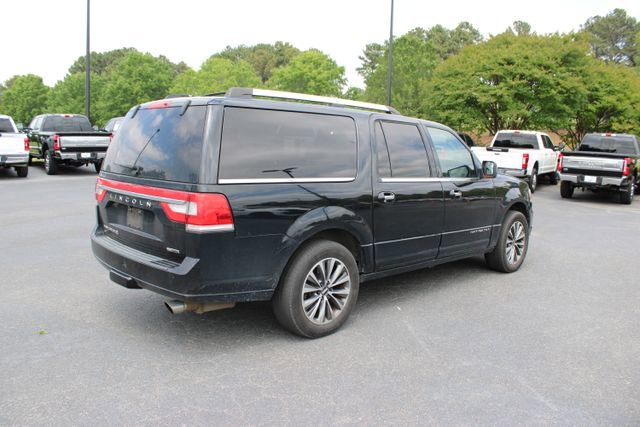 Used 2016 Lincoln Navigator L Select RWD image 8