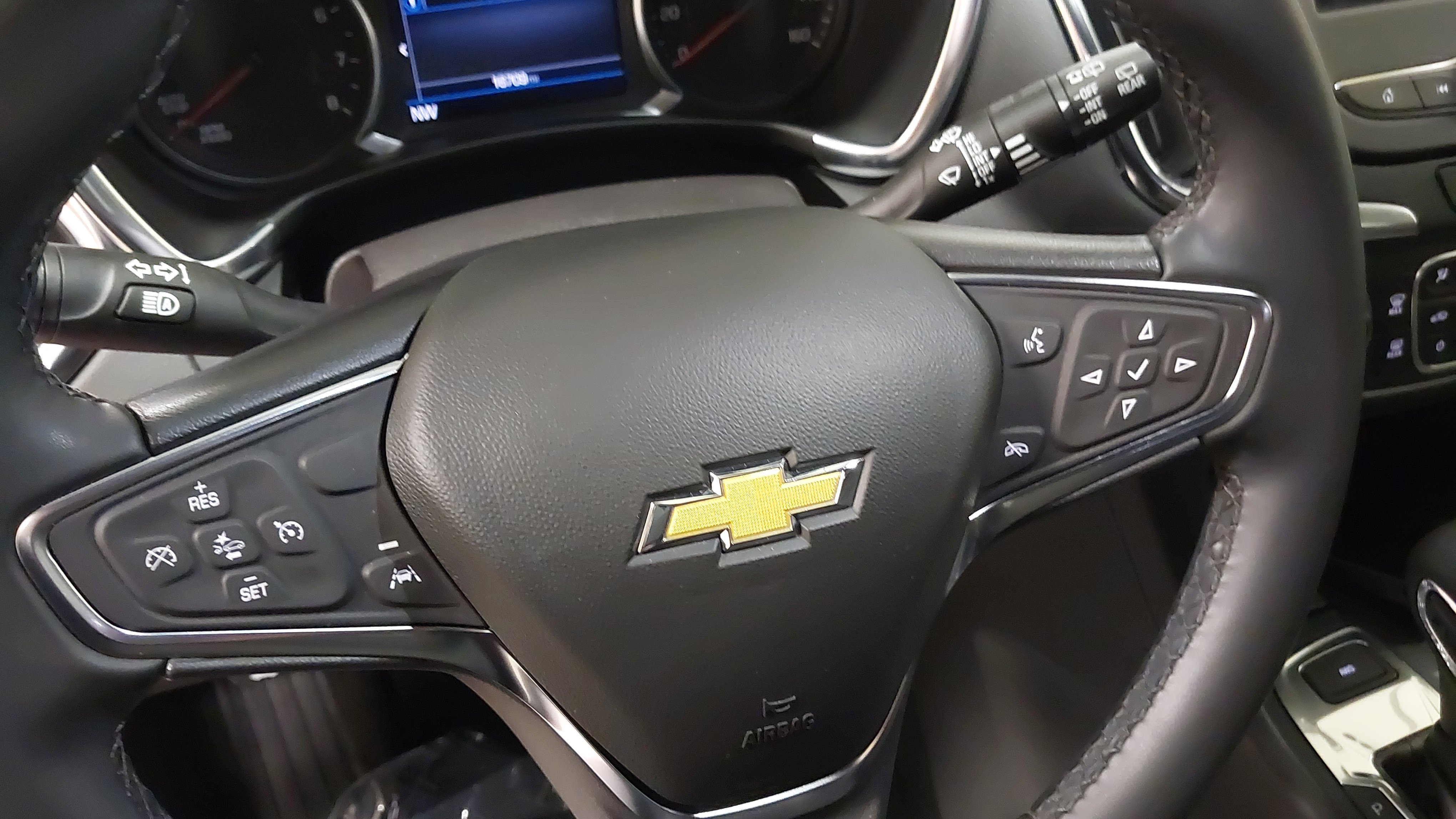 Used 2024 Chevrolet Equinox LT AWD/4WD image 23