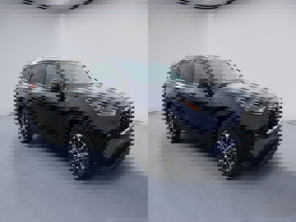 Used 2021 Toyota Highlander XLE image 7