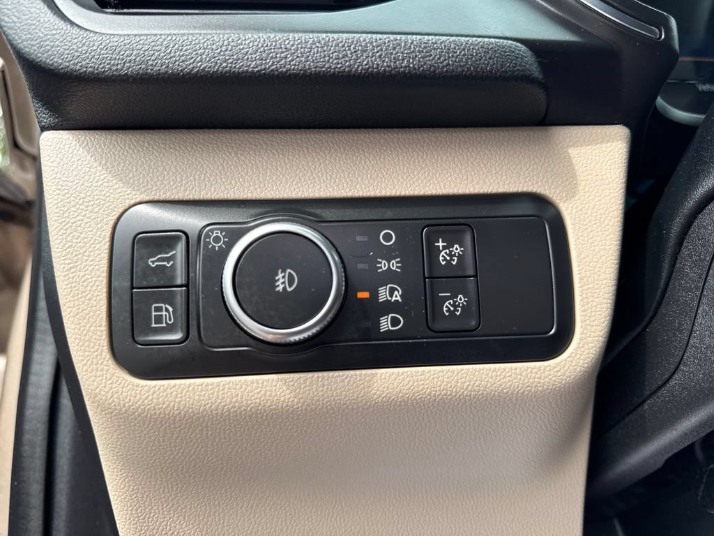 Used 2021 Ford Escape Titanium FWD image 25