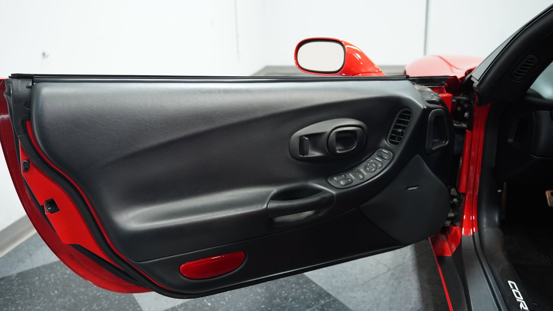 Used 1997 Chevrolet Corvette Coupe w/ Memory Pkg image 32
