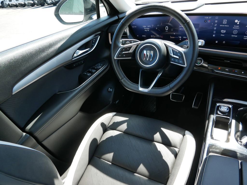 Used 2024 Buick Envision Sport Touring AWD/4WD image 18