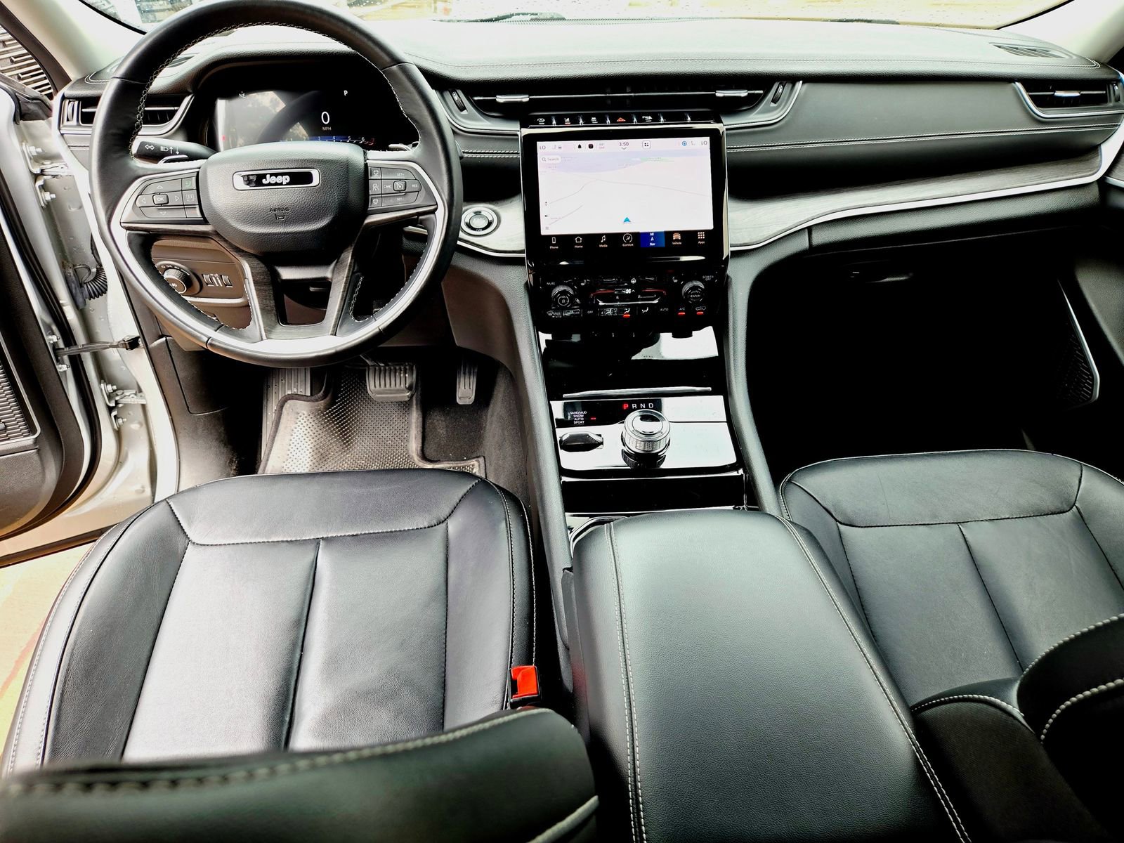 Used 2022 Jeep Grand Cherokee L Limited AWD/4WD image 8