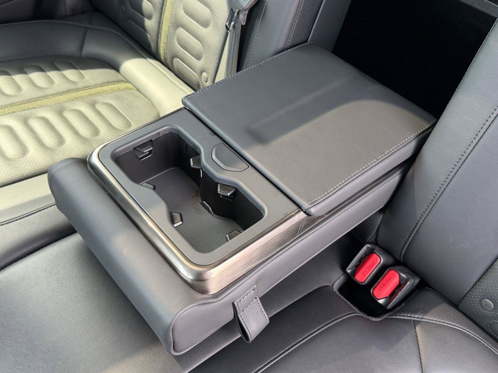 Used 2022 Rivian R1T Adventure image 39