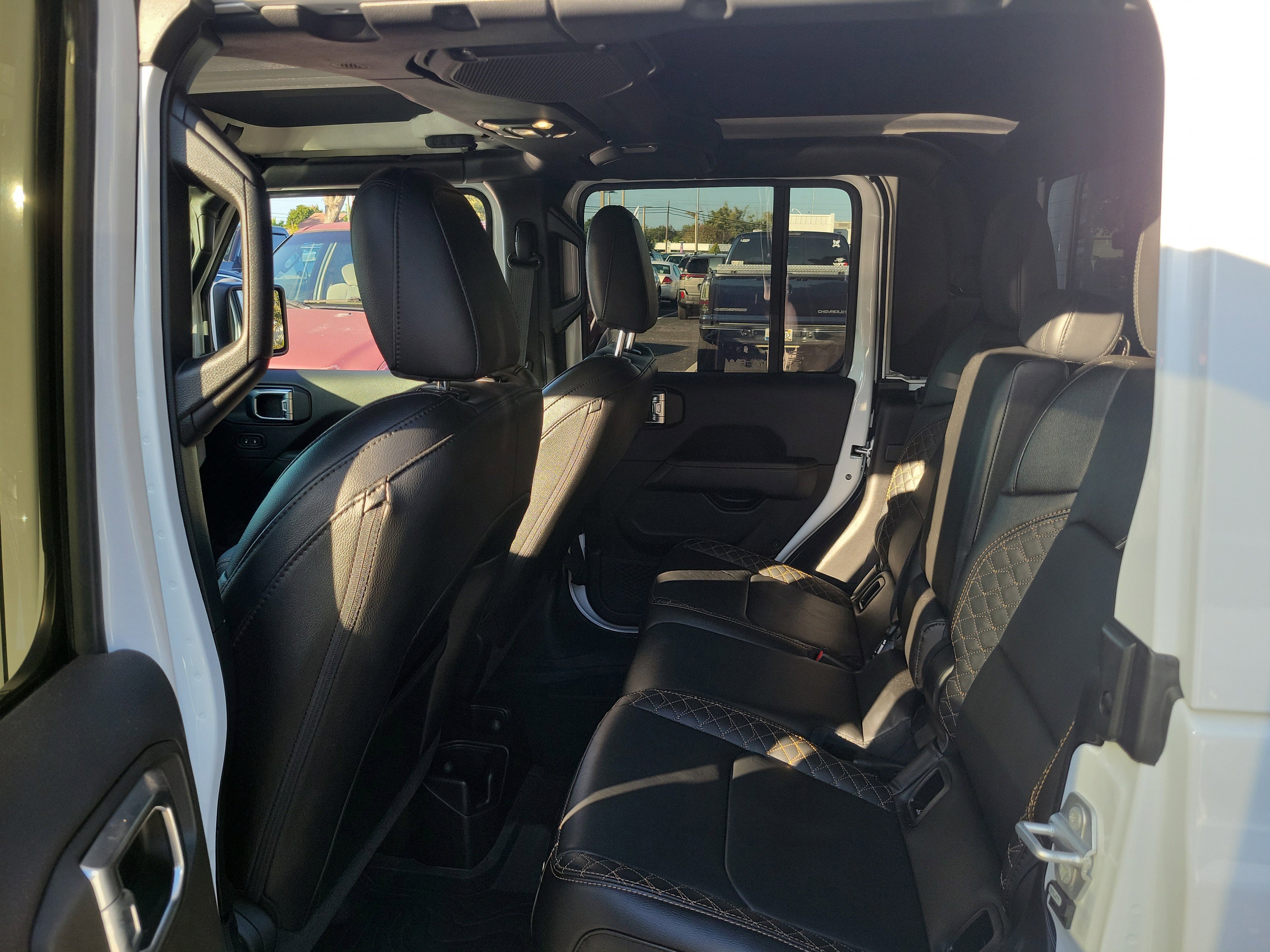 Used 2023 Jeep Gladiator Overland image 13