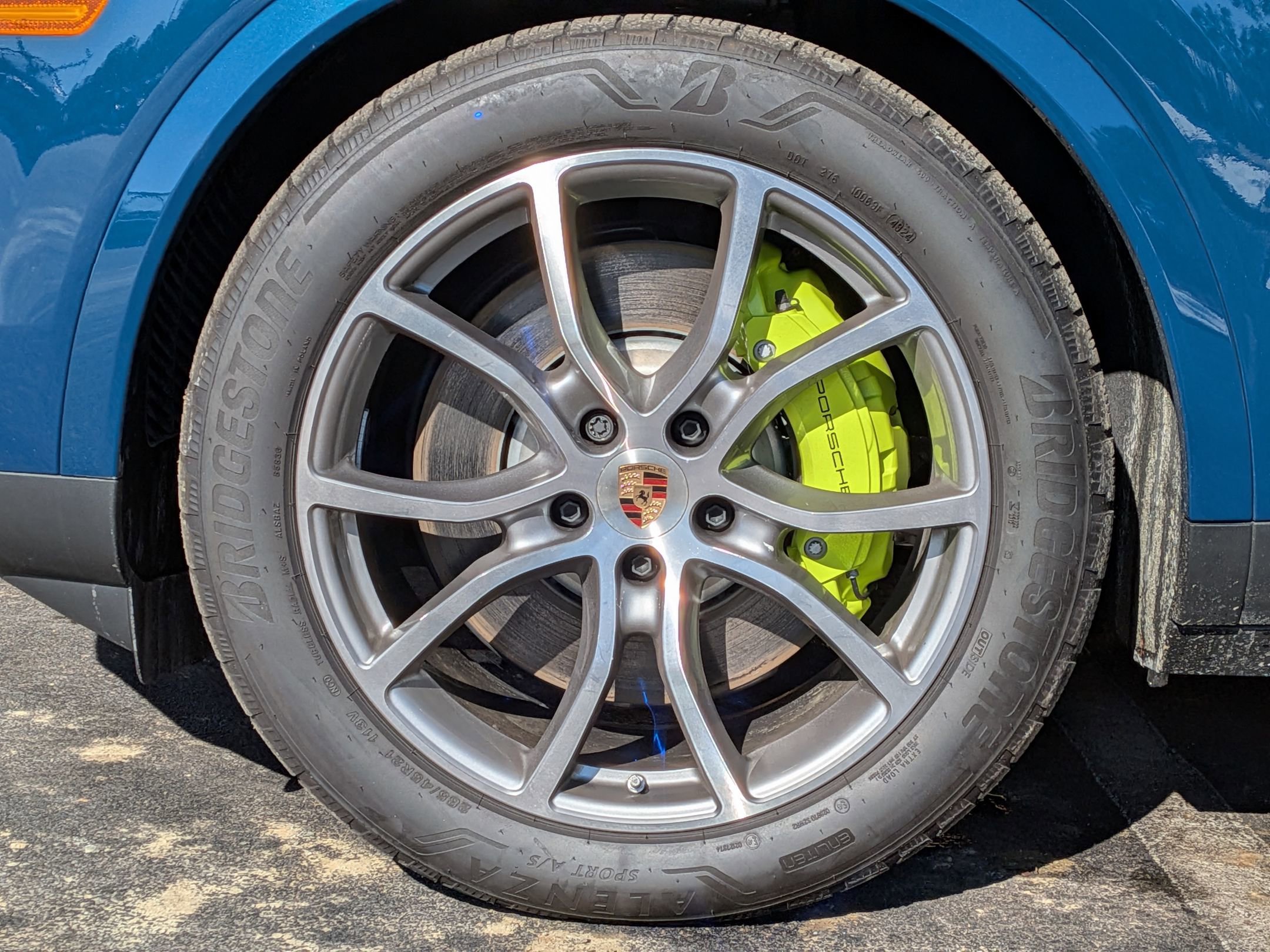 Used 2025 Porsche Cayenne GTS AWD/4WD image 11