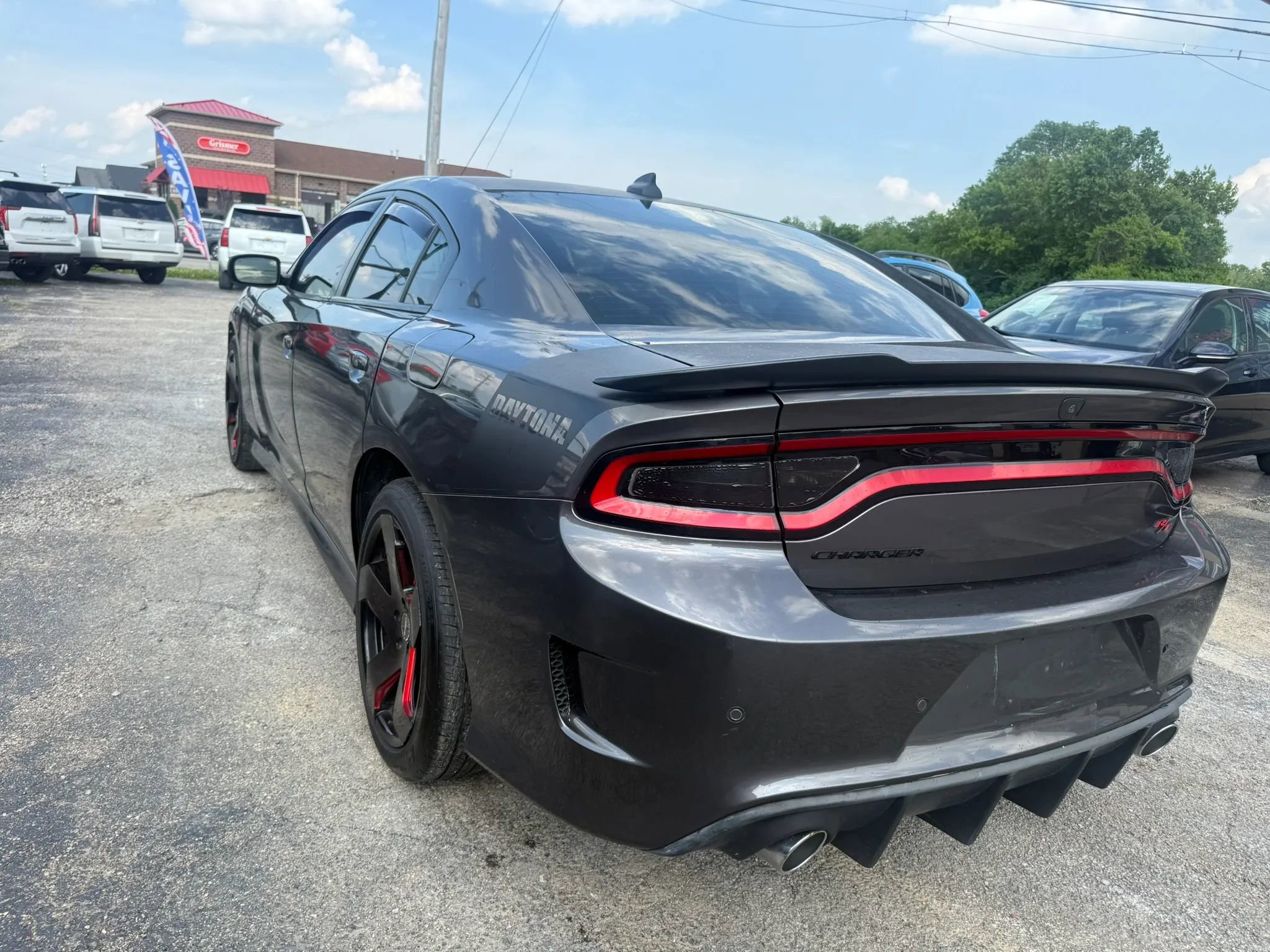 Used 2017 Dodge Charger R/T RWD image 3