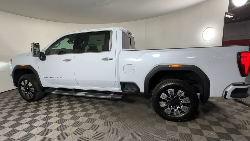 New 2026 GMC Sierra 2500 Denali w/ Denali Reserve Package AWD/4WD image 8