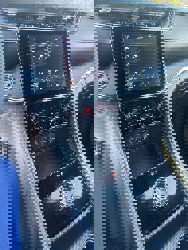 Used 2024 Jeep Grand Cherokee L Laredo image 17