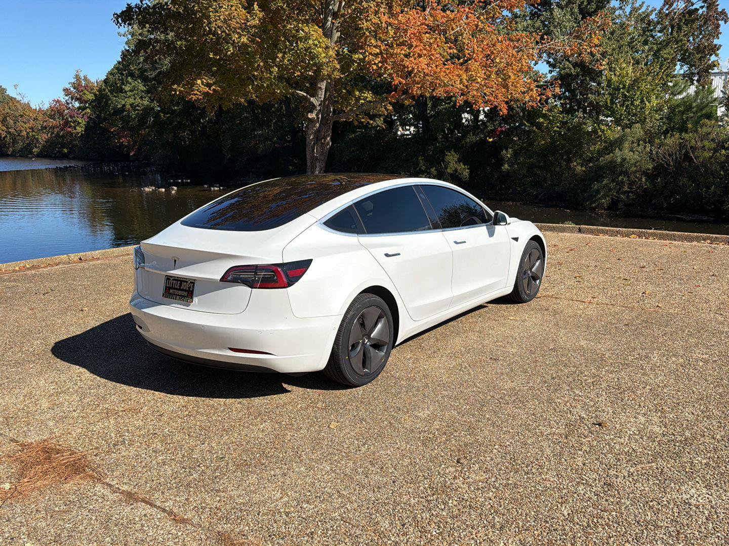 Used 2018 Tesla Model 3 Long Range RWD image 5