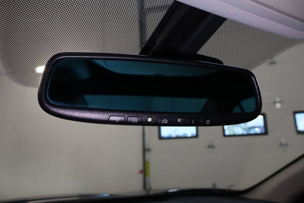 Used 2017 Nissan Maxima Platinum w/ Interior Lighting Package FWD image 27