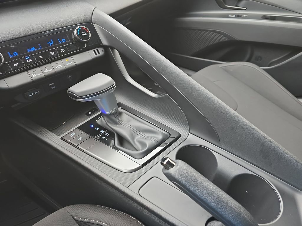 Certified 2026 Hyundai Elantra Sport FWD image 23