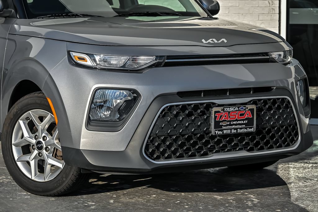 Used 2022 Kia Soul LX w/ Technology Package FWD image 3