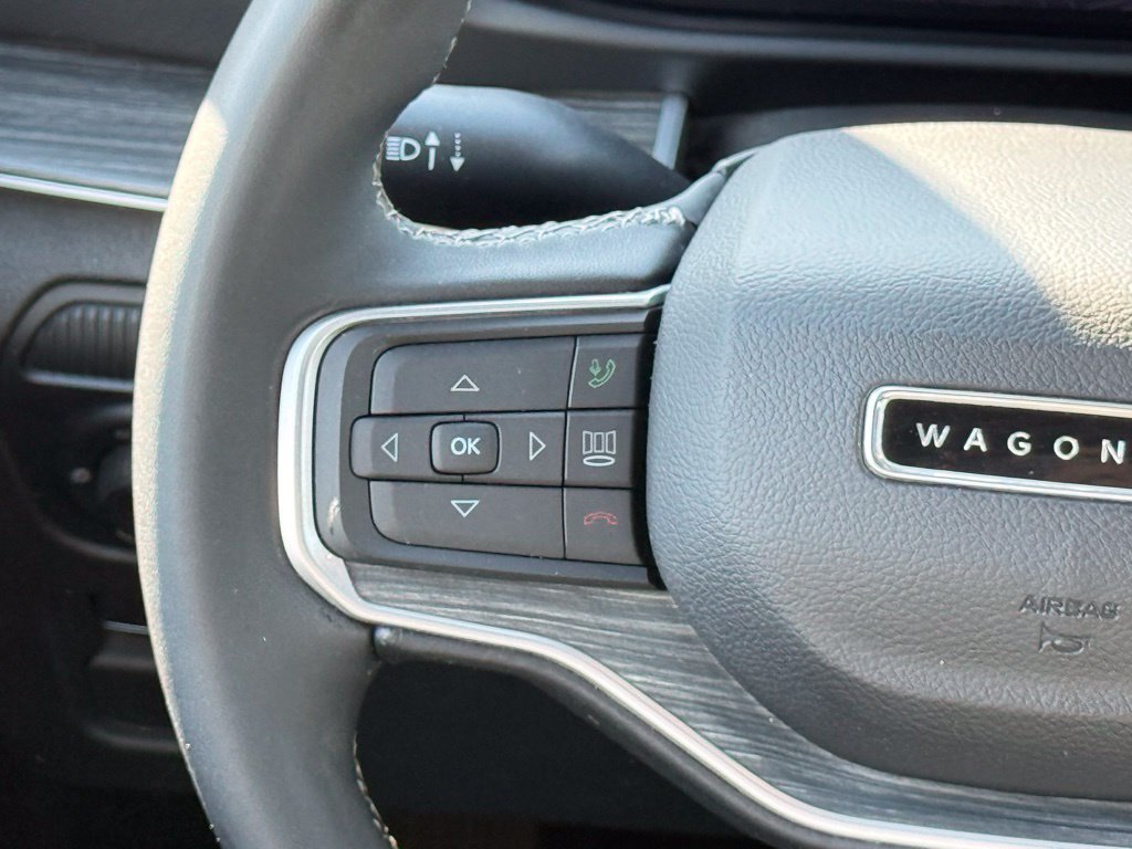 Used 2024 Jeep Wagoneer L Series III w/ Flexible Seating Group AWD/4WD image 24