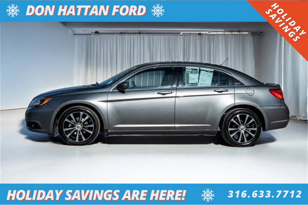 Used 2013 Chrysler 200 Limited image 2